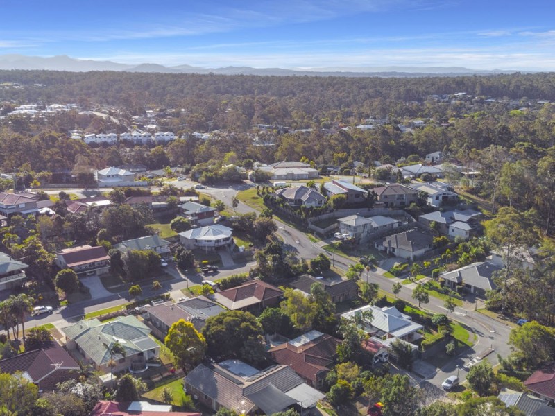 4 Woodvale Court, Everton Hills QLD 4053