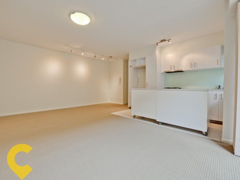 2/8 Botany Street, Clayfield QLD 4011