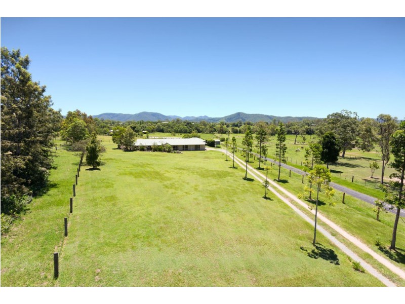 7 Les Douglas Court, Camp Mountain QLD 4520