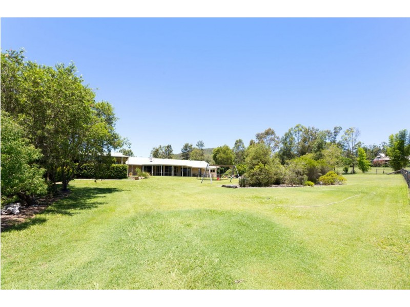 7 Les Douglas Court, Camp Mountain QLD 4520