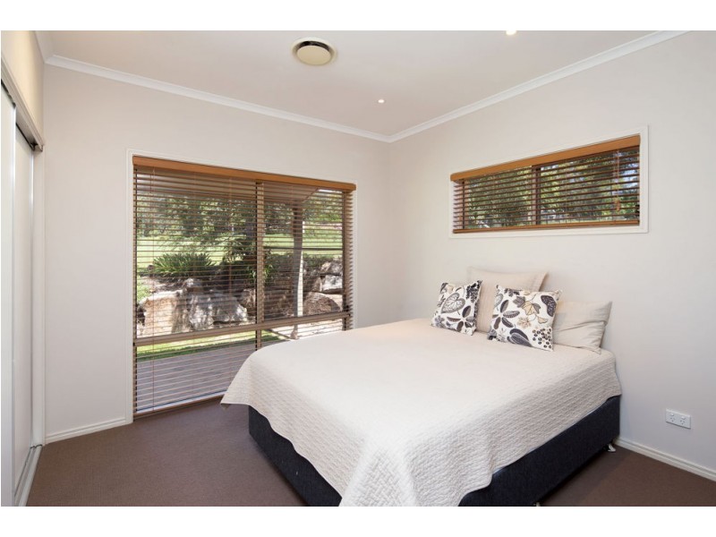 7 Les Douglas Court, Camp Mountain QLD 4520