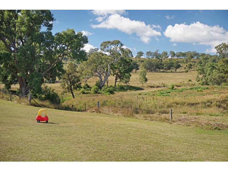 354 Willis Road, Meringandan QLD 4352