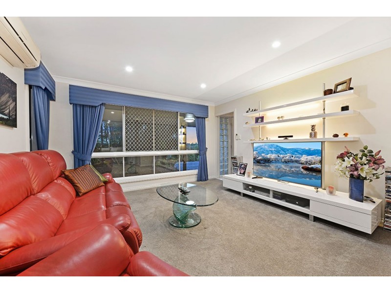 42 Oakmont Crescent, Albany Creek QLD 4035