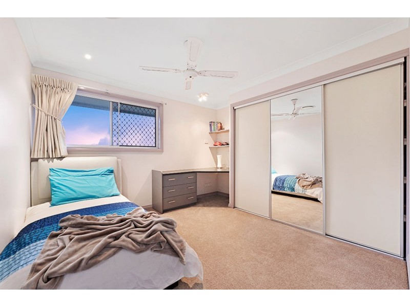 42 Oakmont Crescent, Albany Creek QLD 4035