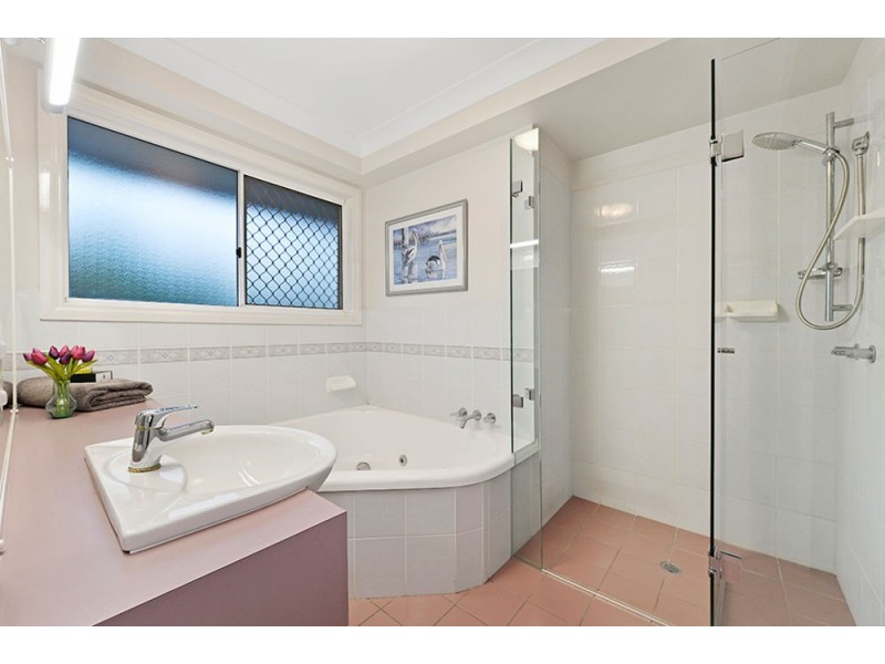 42 Oakmont Crescent, Albany Creek QLD 4035