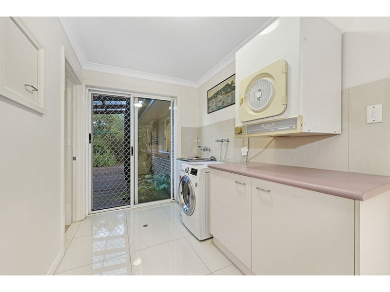 42 Oakmont Crescent, Albany Creek QLD 4035