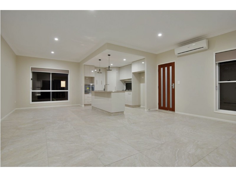 565 Hume Street, Kearneys Spring QLD 4350