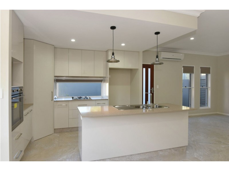 565 Hume Street, Kearneys Spring QLD 4350