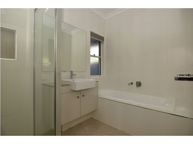 565 Hume Street, Kearneys Spring QLD 4350