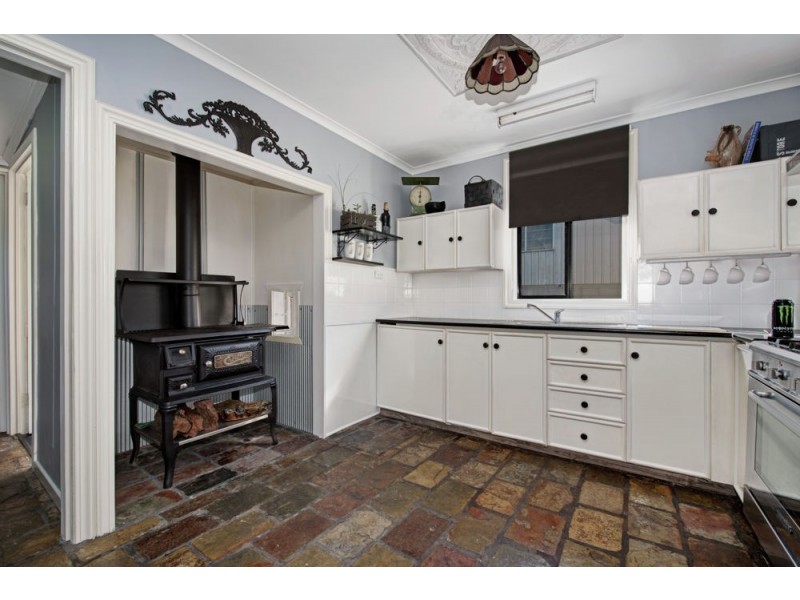 1 Kelfield Street, North Toowoomba QLD 4350