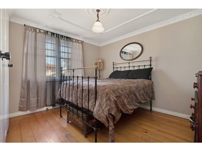 1 Kelfield Street, North Toowoomba QLD 4350