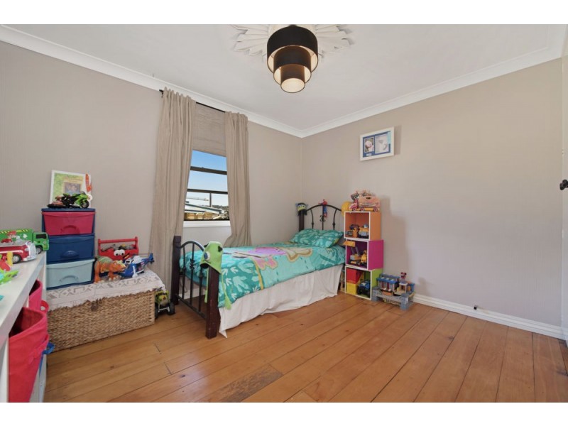 1 Kelfield Street, North Toowoomba QLD 4350