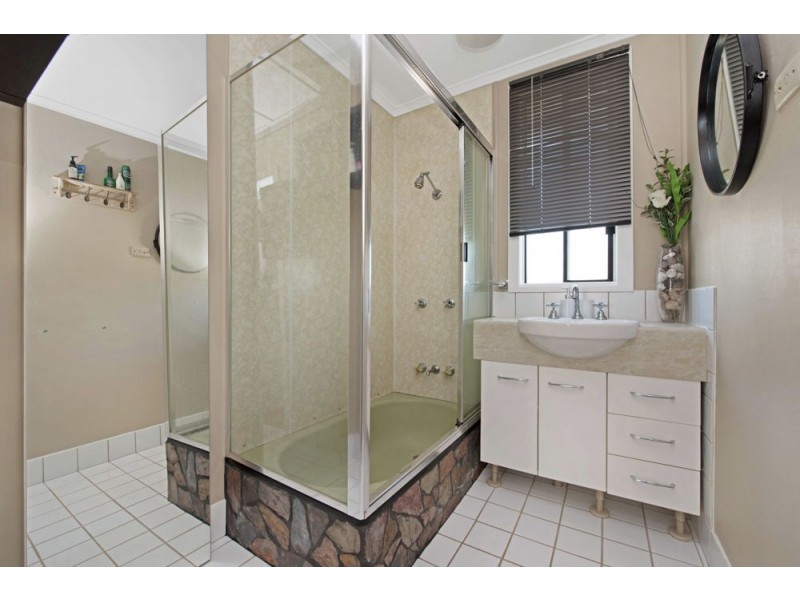 1 Kelfield Street, North Toowoomba QLD 4350