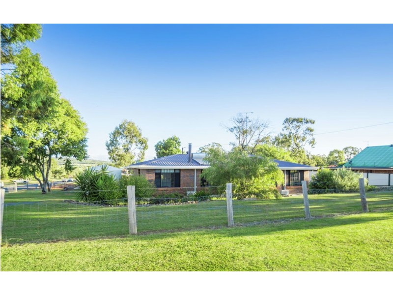 76 Valley View Dive, Meringandan West QLD 4352