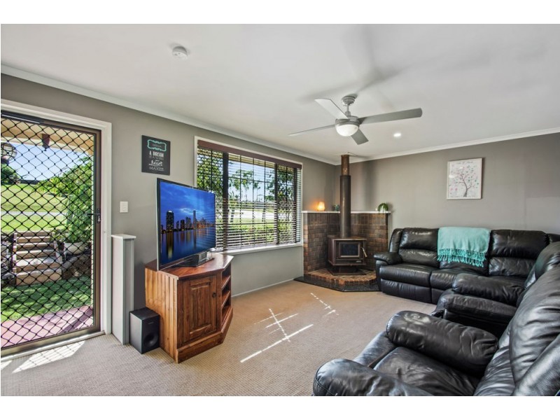 76 Valley View Dive, Meringandan West QLD 4352