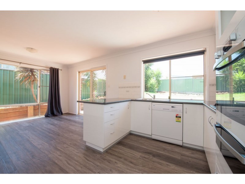 12 Lacebark Court, Glenvale QLD 4350
