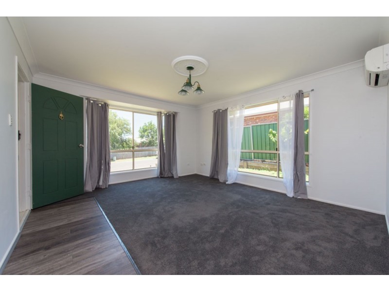 12 Lacebark Court, Glenvale QLD 4350