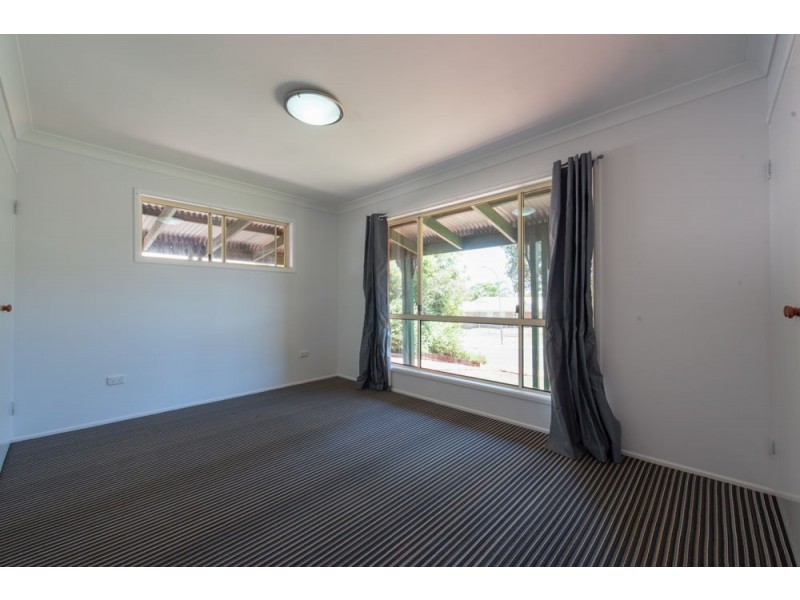 12 Lacebark Court, Glenvale QLD 4350