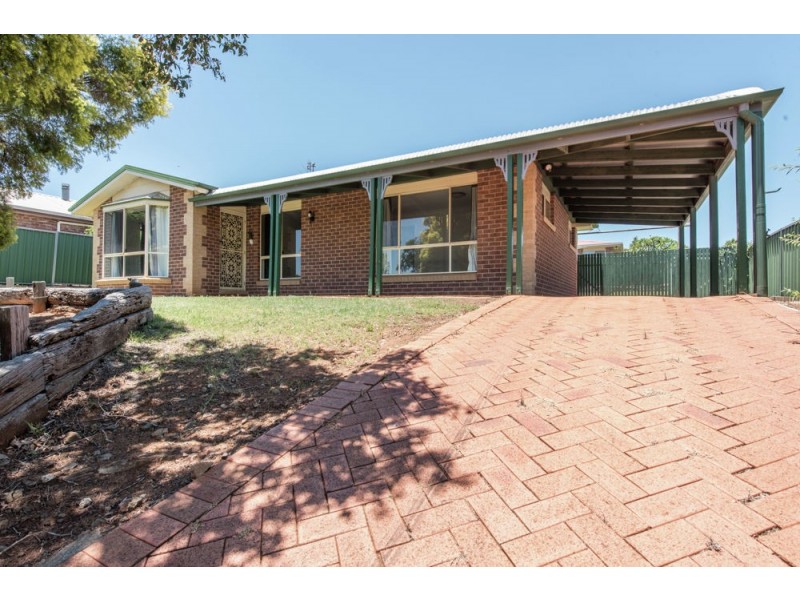 12 Lacebark Court, Glenvale QLD 4350