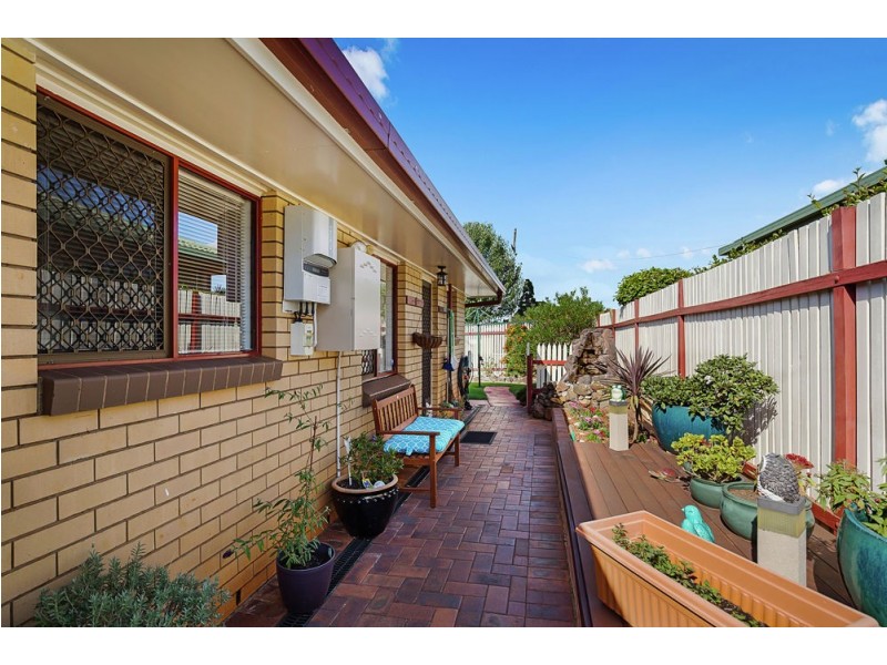9 Wellcamp Street, Newtown QLD 4350