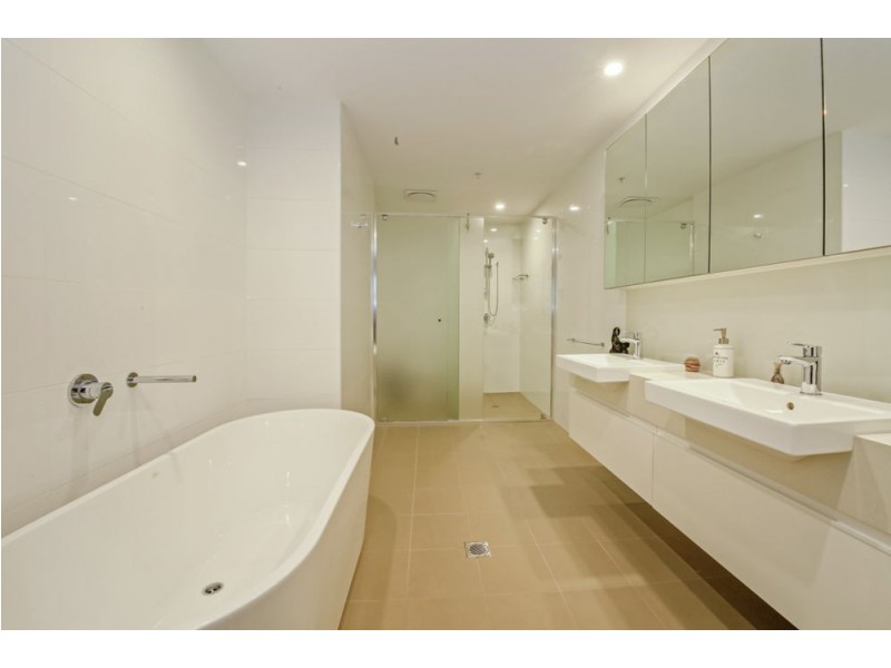 20306/37D Harbour Road, Hamilton QLD 4007