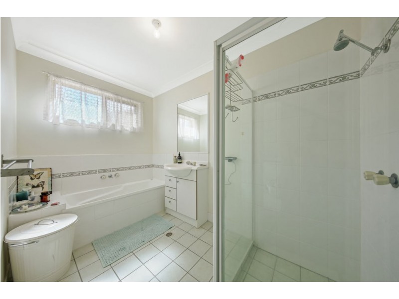 18 Isaacs Way, Wakerley QLD 4154