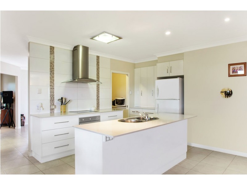 27 Mitchell Road, Highfields QLD 4352