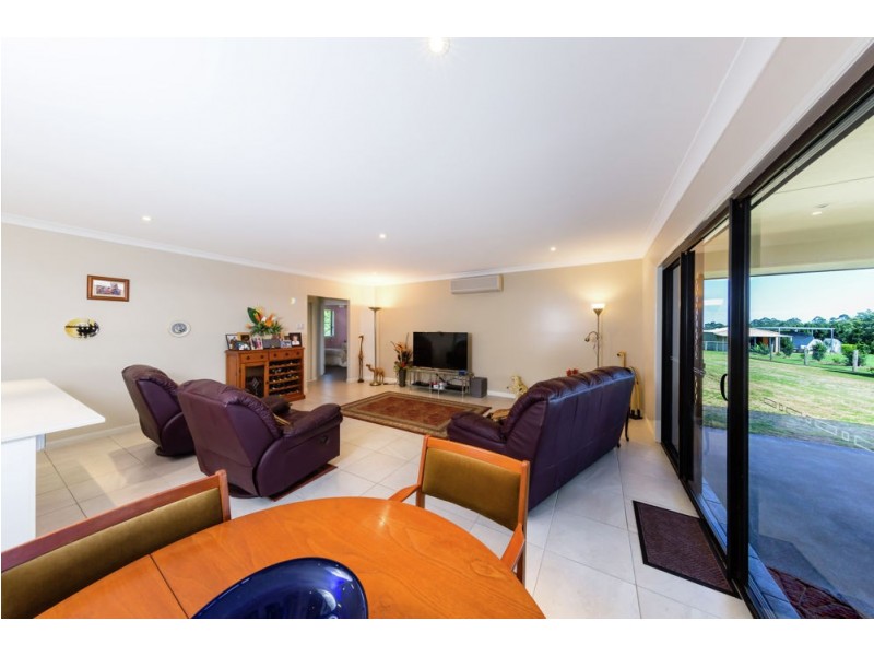 27 Mitchell Road, Highfields QLD 4352