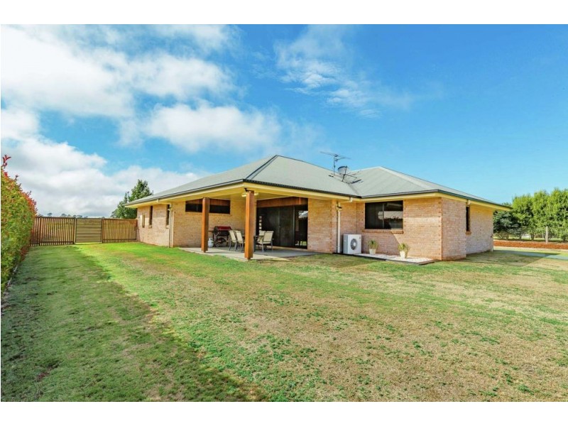 27 Mitchell Road, Highfields QLD 4352