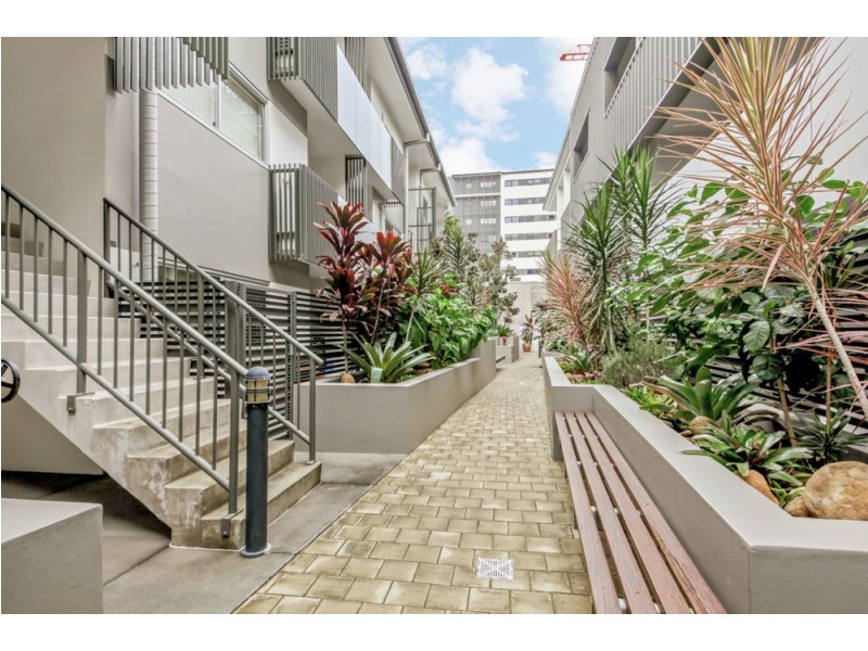 303/28 Masters Street, Newstead QLD 4006