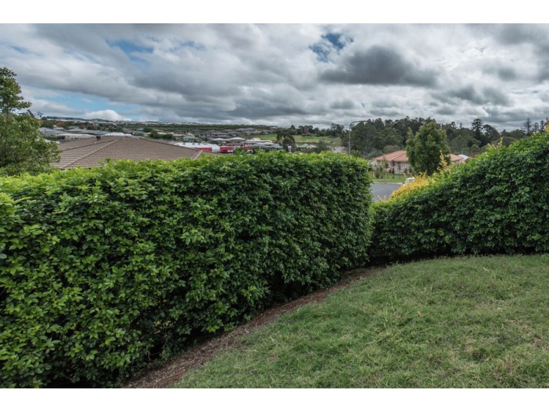 24 Willowburn Drive, Rockville QLD 4350