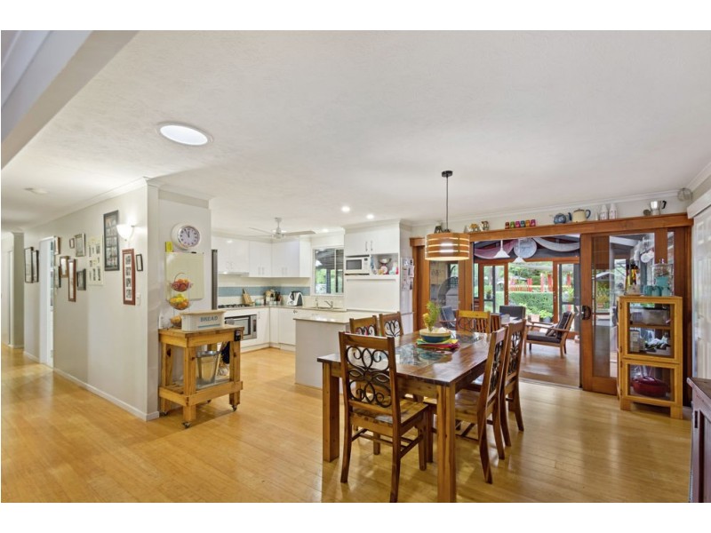 7 Rainbow Road, Highfields QLD 4352