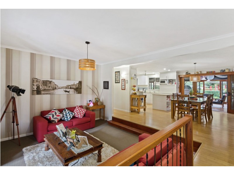 7 Rainbow Road, Highfields QLD 4352