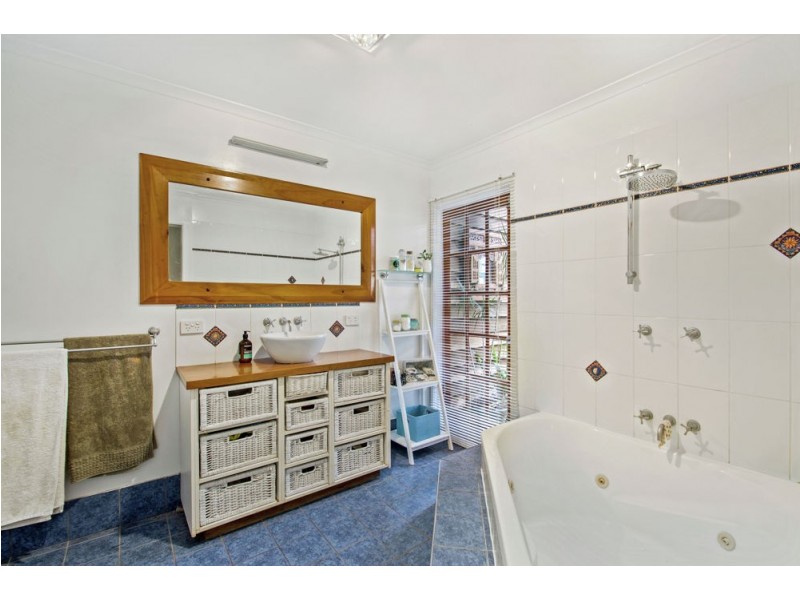 7 Rainbow Road, Highfields QLD 4352
