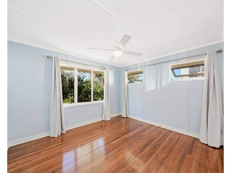 18 Chuter Street, Stafford Heights QLD 4053