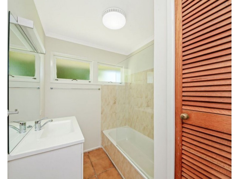 18 Chuter Street, Stafford Heights QLD 4053