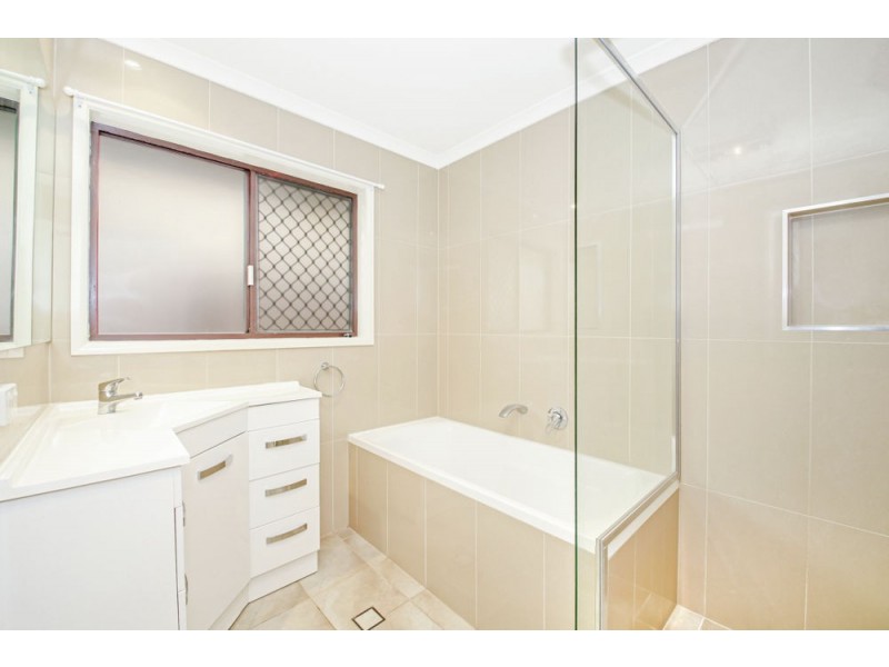4 Gurnai Street, Belmont QLD 4153