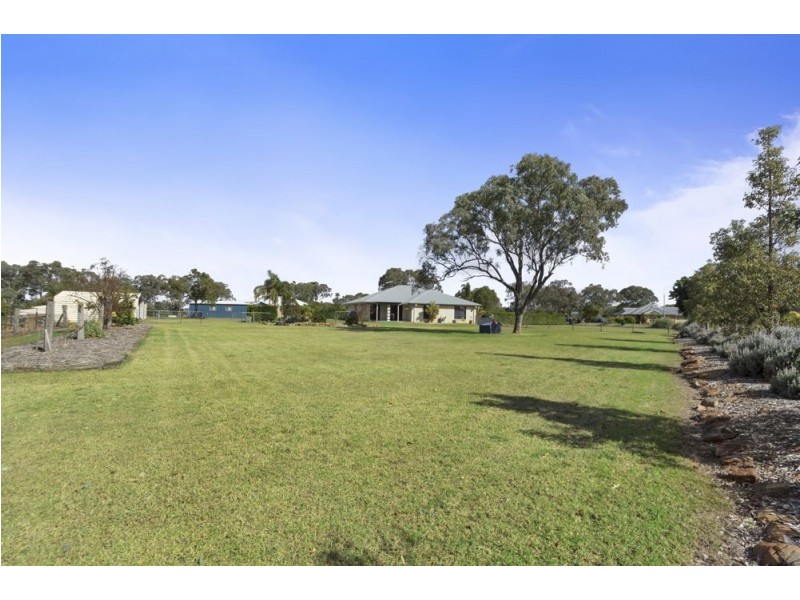 9 Yellowlea Court, Oakey QLD 4401
