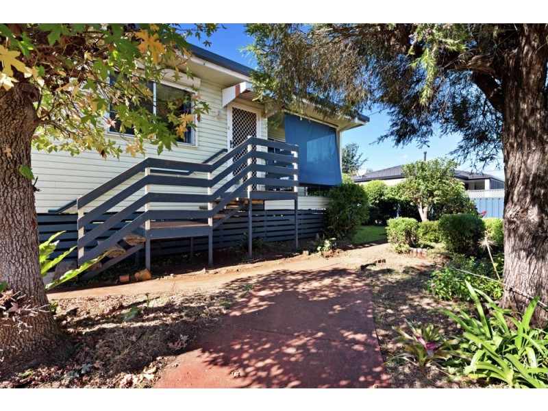 22 Gauntlet Street, North Toowoomba QLD 4350