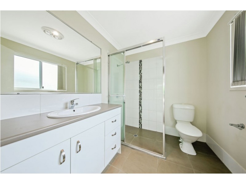 2/69 Stannard Rd, Manly West QLD 4179