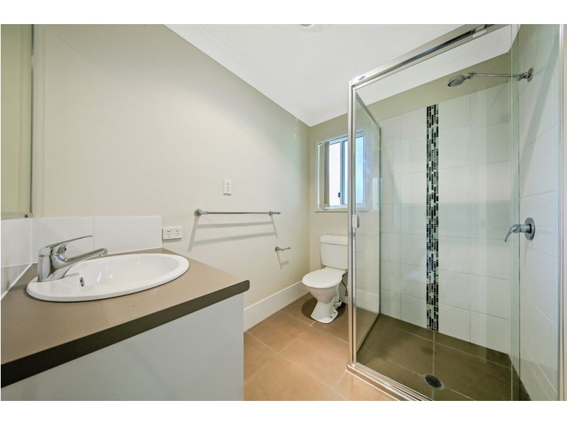 2/69 Stannard Rd, Manly West QLD 4179