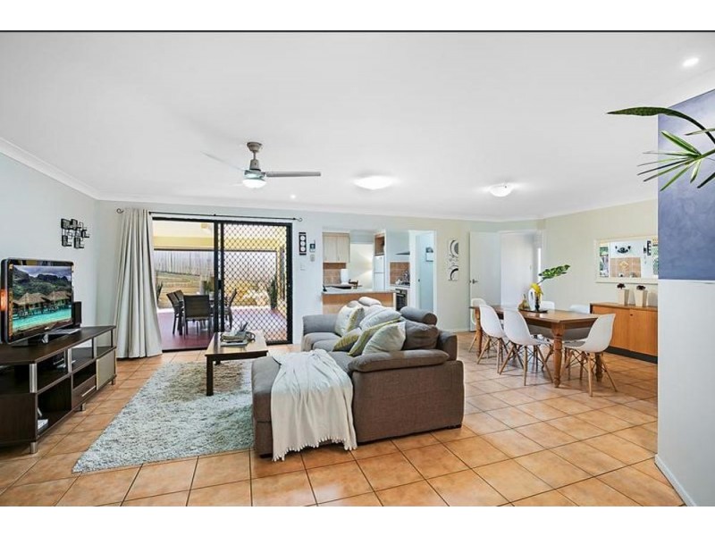 25 Catalina Drive, Wilsonton QLD 4350