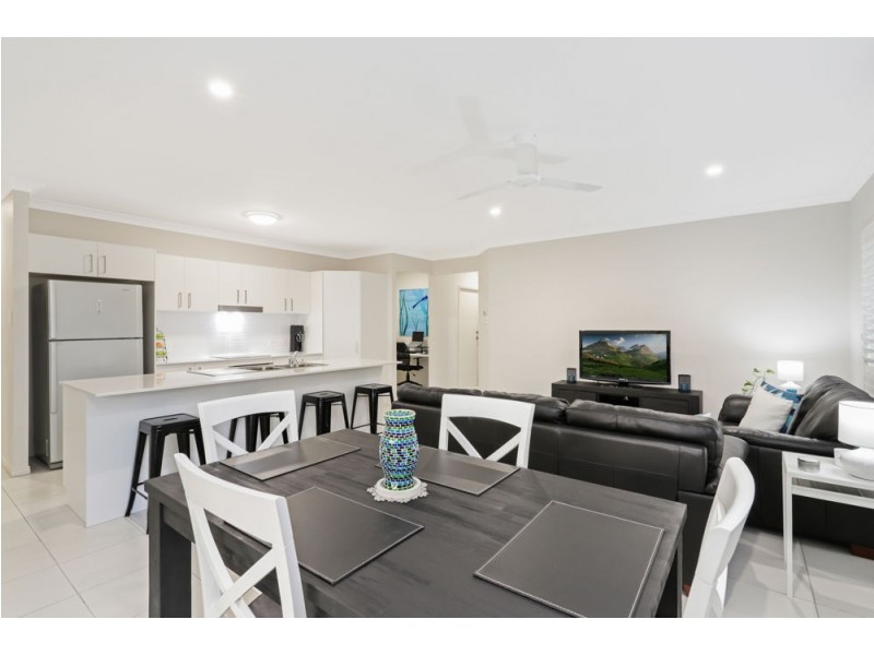 22 April Crescent, Bridgeman Downs QLD 4035