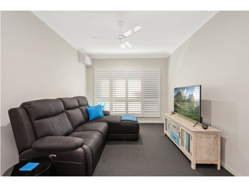 22 April Crescent, Bridgeman Downs QLD 4035