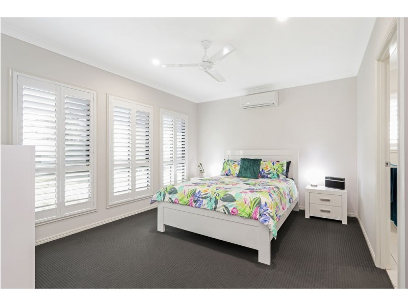 22 April Crescent, Bridgeman Downs QLD 4035
