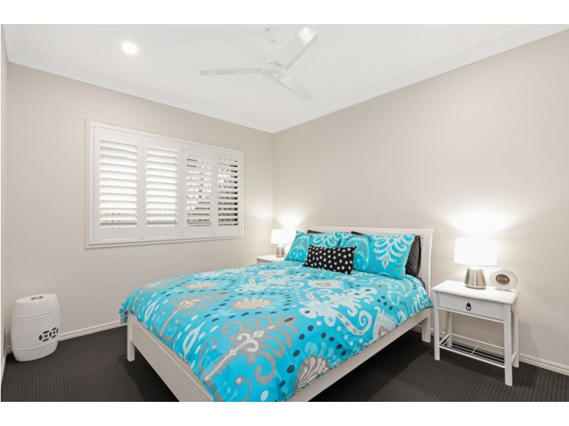 22 April Crescent, Bridgeman Downs QLD 4035