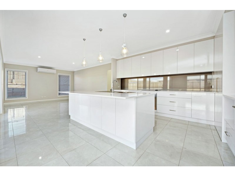 13 Gillmeister Street, Highfields QLD 4352
