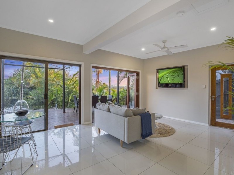 2/1082 South Pine Road, Everton Hills QLD 4053