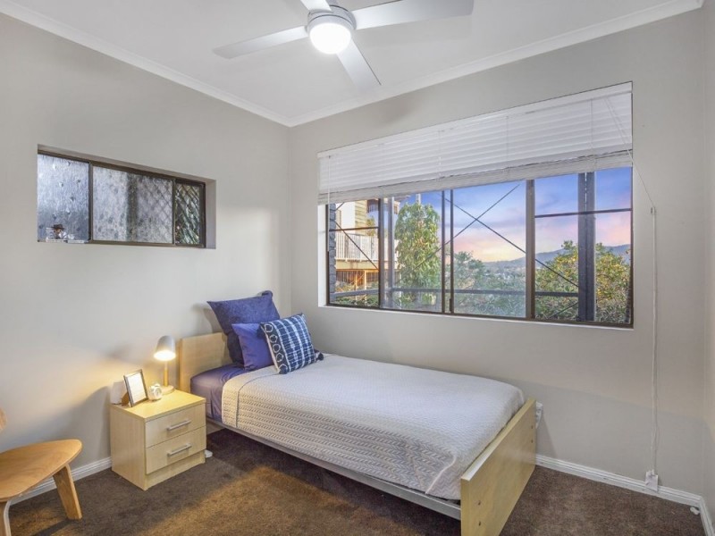 2/1082 South Pine Road, Everton Hills QLD 4053