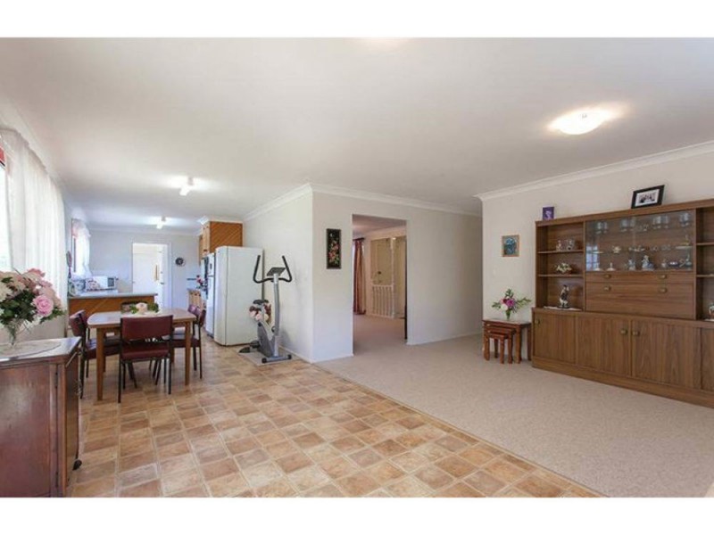 17 Mott Crescent, Rockville QLD 4350